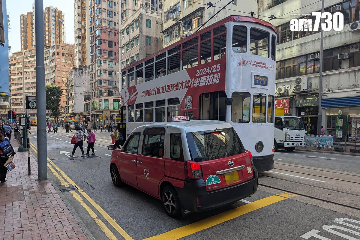 不時有駕駛者在電車上落客時,都未有在黃線前停車。(羅庸軒攝)