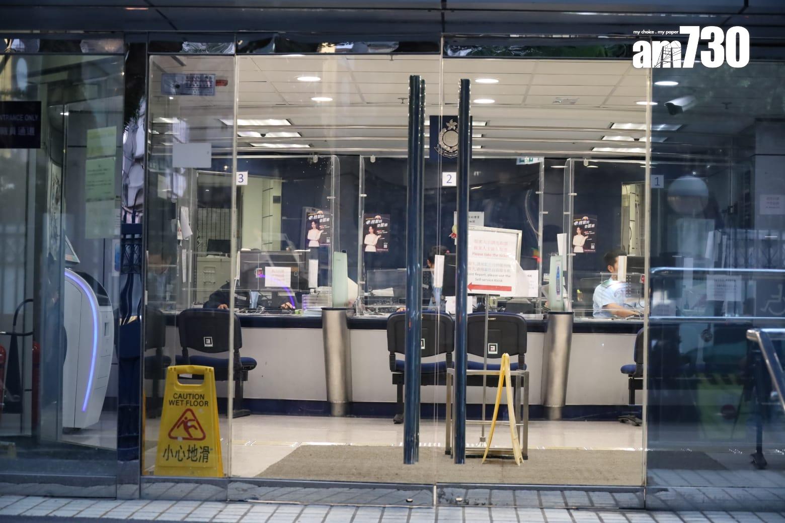 尖沙咀警署發生懷疑搶槍案。(鍾式明攝)