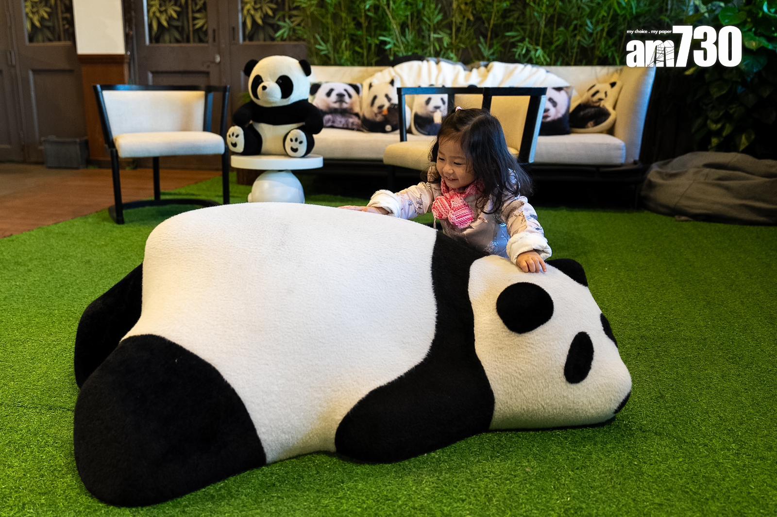 海洋公園亦設有多個熊貓打卡點,為今個新年增添大熊貓元素。(林靄怡攝)