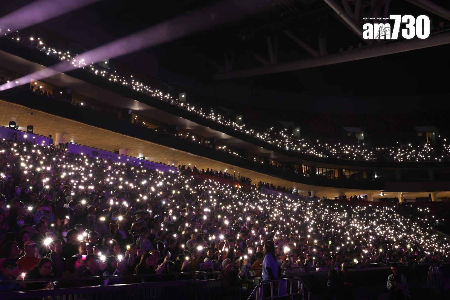 啟德主場館今晚首次舉行慈善演唱會《FOUR in LOVE萬人CHARITY LIVE 2025》。 (林俊源攝)