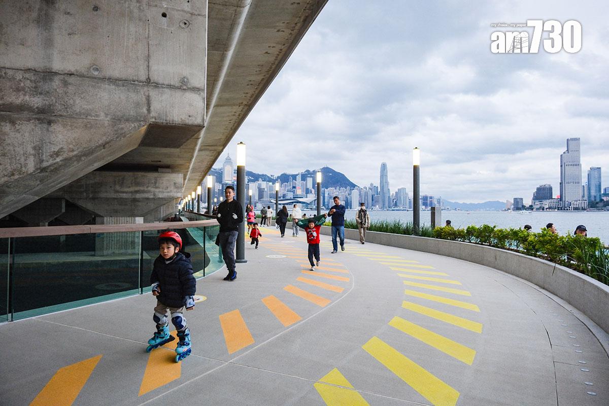 東岸板道(西段)開放予公眾使用的首日。(中通社)
