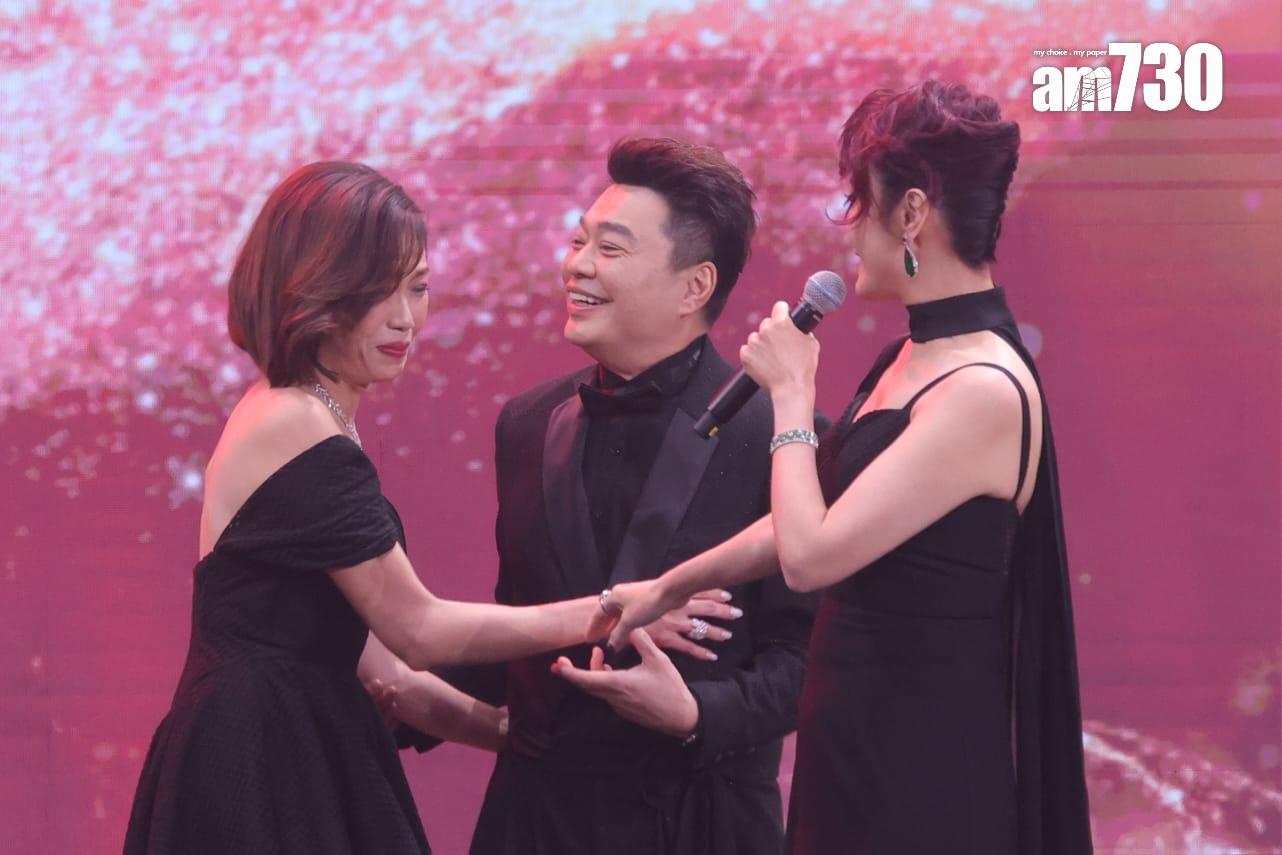 阮兆祥跟老拍檔陳妙瑛於台上同框。