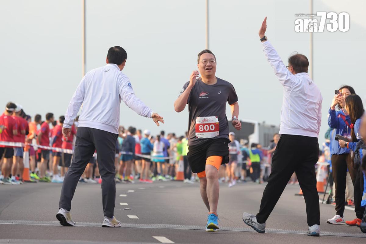 林定國完成2公里榮譽盃賽事。(吳康琦攝)