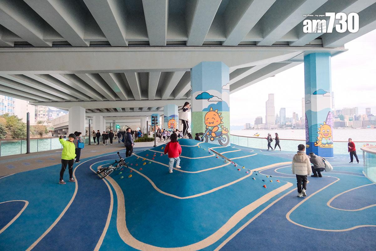 東岸板道(西段)開放予公眾使用的首日。(中通社)