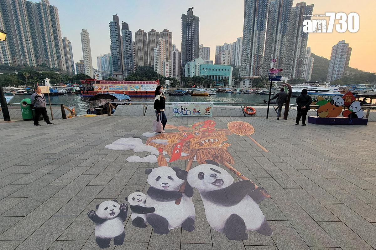 南區現時不乏與熊貓有關的「打卡」點。(鍾式明攝)