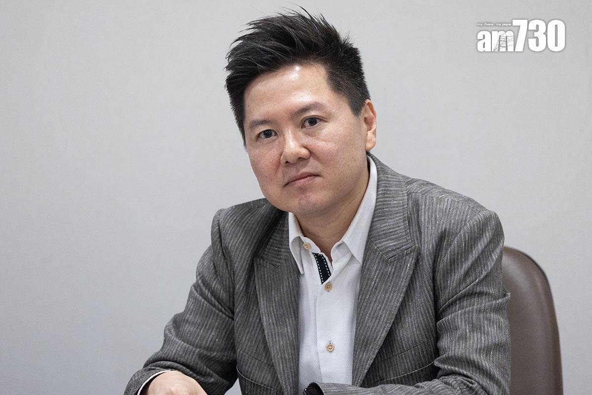 徐樂堅提醒高危人士到公眾地方時,應佩戴外科口罩。(資料圖片/蘇文傑攝)