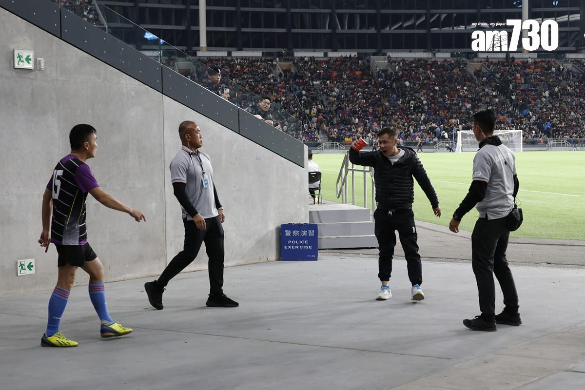 啟德體育園舉辦大型演練,模擬有入場人士在場館投擲物品。(林俊源攝)
