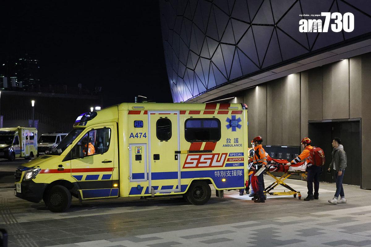 啟德體育園在測試賽後模擬觀眾席火警和冒白煙,有傷者需要分流和送院。(林俊源攝)