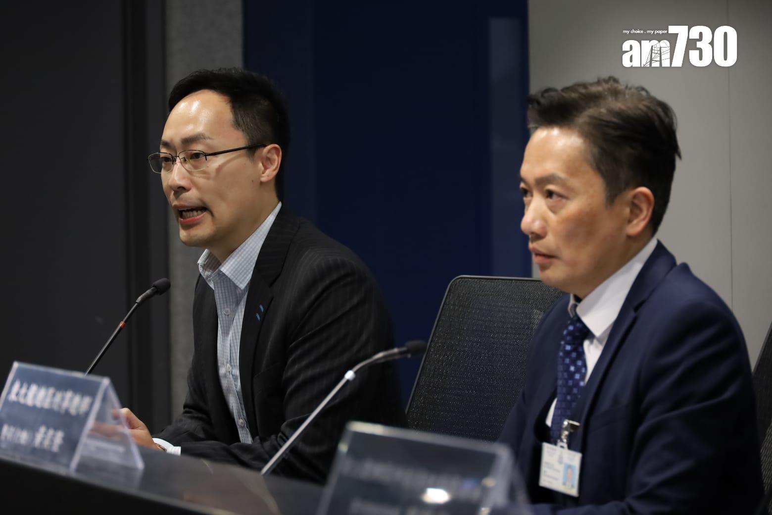 警方以「企圖詐騙」罪拘捕3人,涉嫌售賣啟德體育園開幕禮的偽造門票。東九龍總區刑事部警司黃奕隆、署理總督察劉啟彥及文化體育及旅遊局體育專員蔡健斌簡報案情。(鍾式明攝)