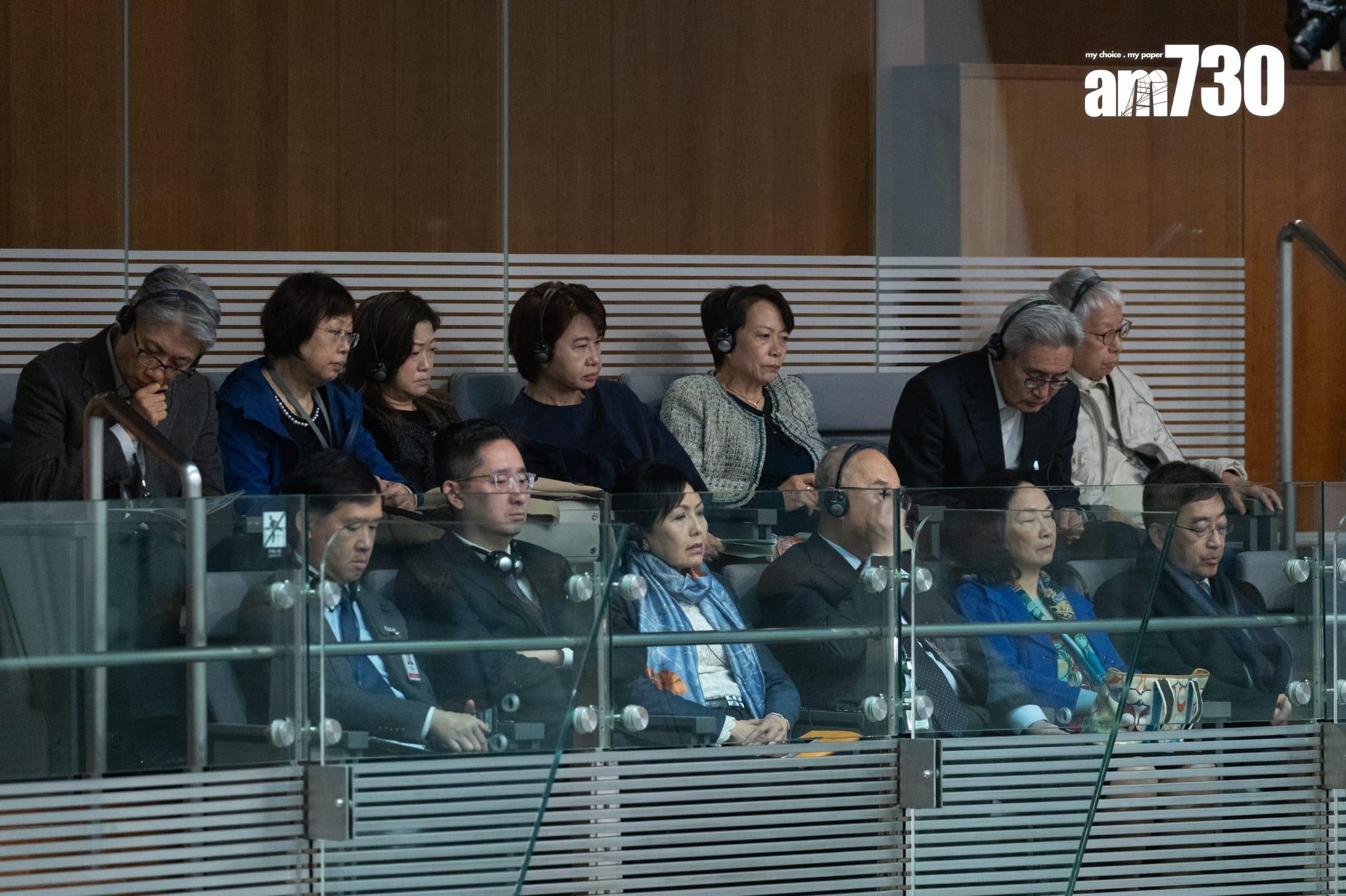 立法會現場的旁聽人士。(蘇文傑攝)