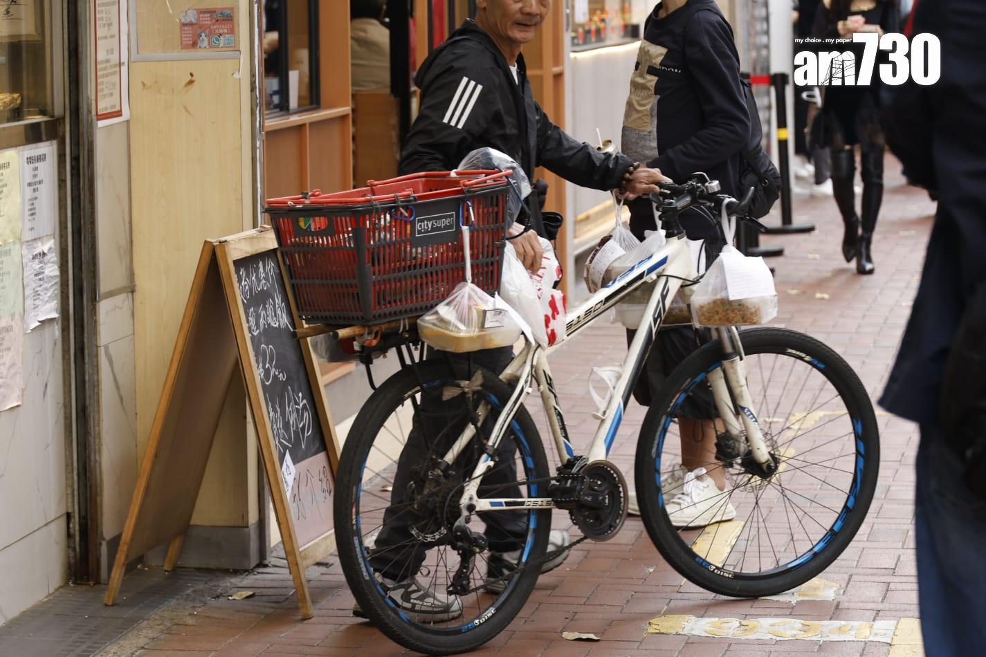 行政長官會同行政會議接納最低工資委員會建議,將法定最低工資水平由現行每小時40元調升至42.1元(林俊源攝)