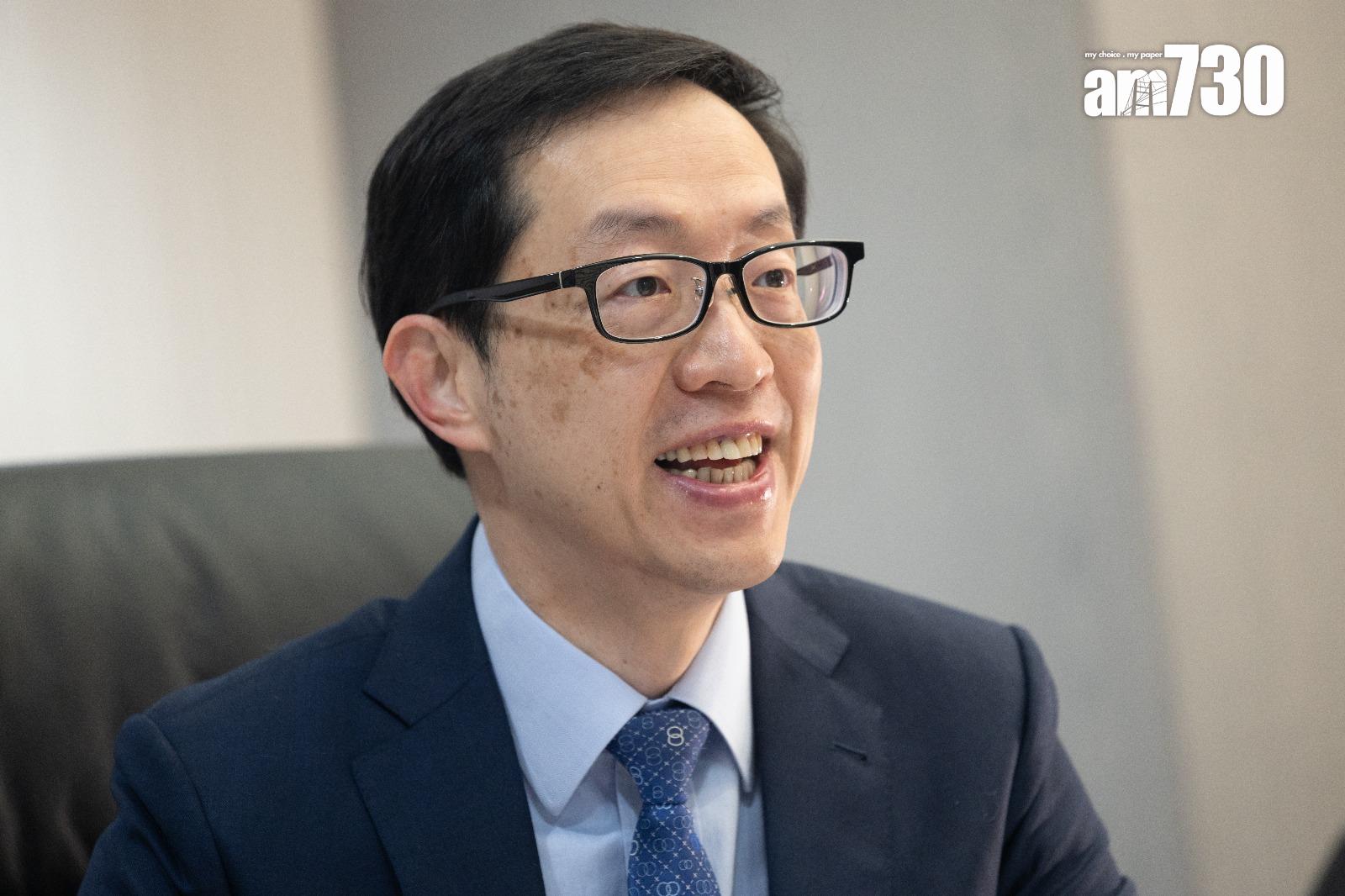 廠商會會長盧金榮指,經濟轉型需時,政府仍應鞏固金融、旅遊和地產業(蘇文傑攝)