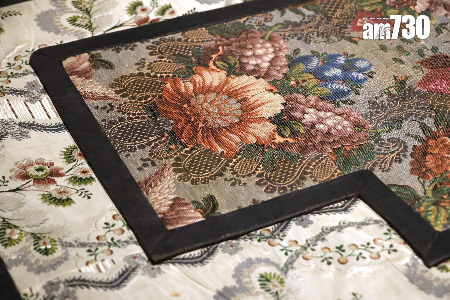 騎馬時所用到的歐洲紡織品—鞍韂。(林俊源攝)