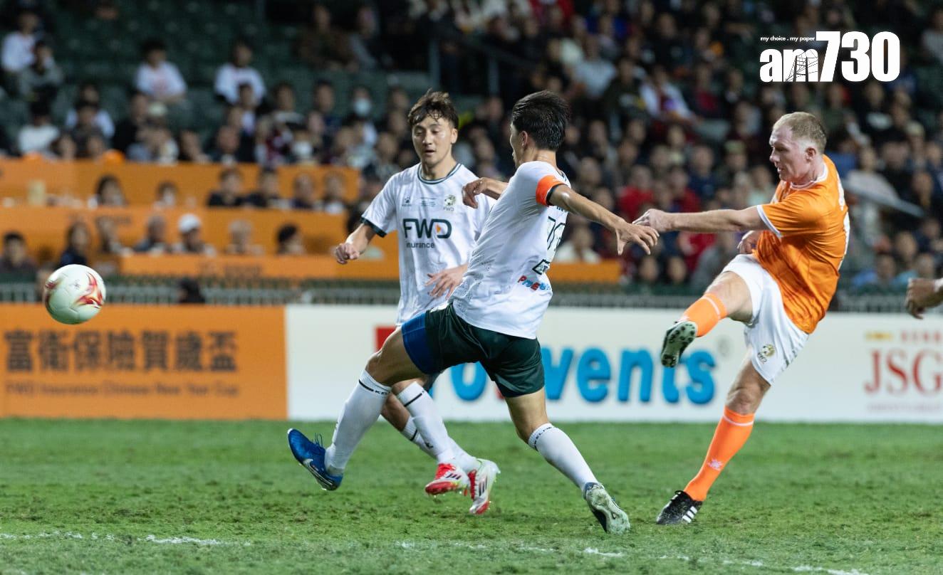 世界明星隊的史高斯射門。(蘇文傑攝)