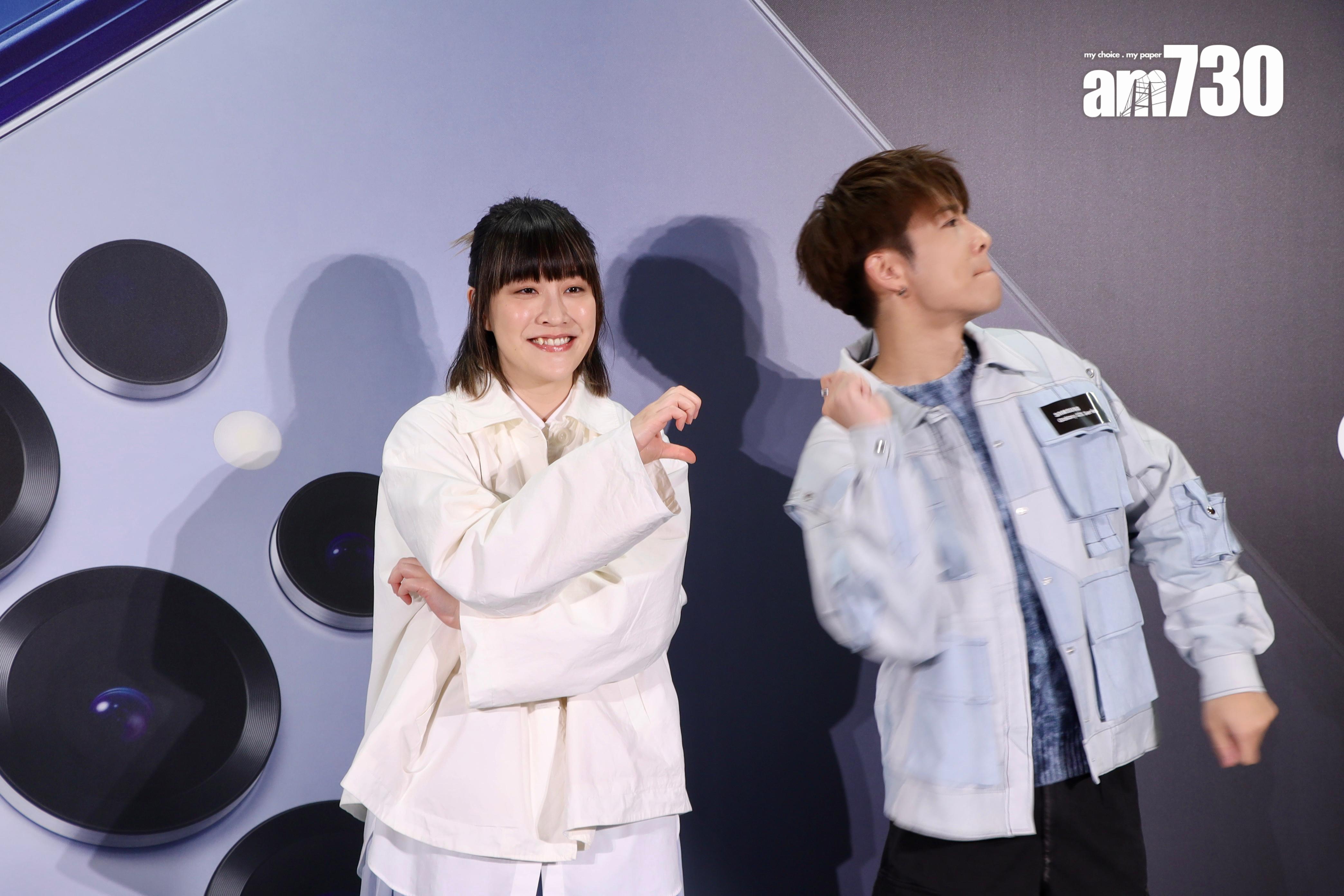 阿正主動獻心,洪嘉豪接了竟立即「掟走」,場面爆笑。(娛樂組攝)