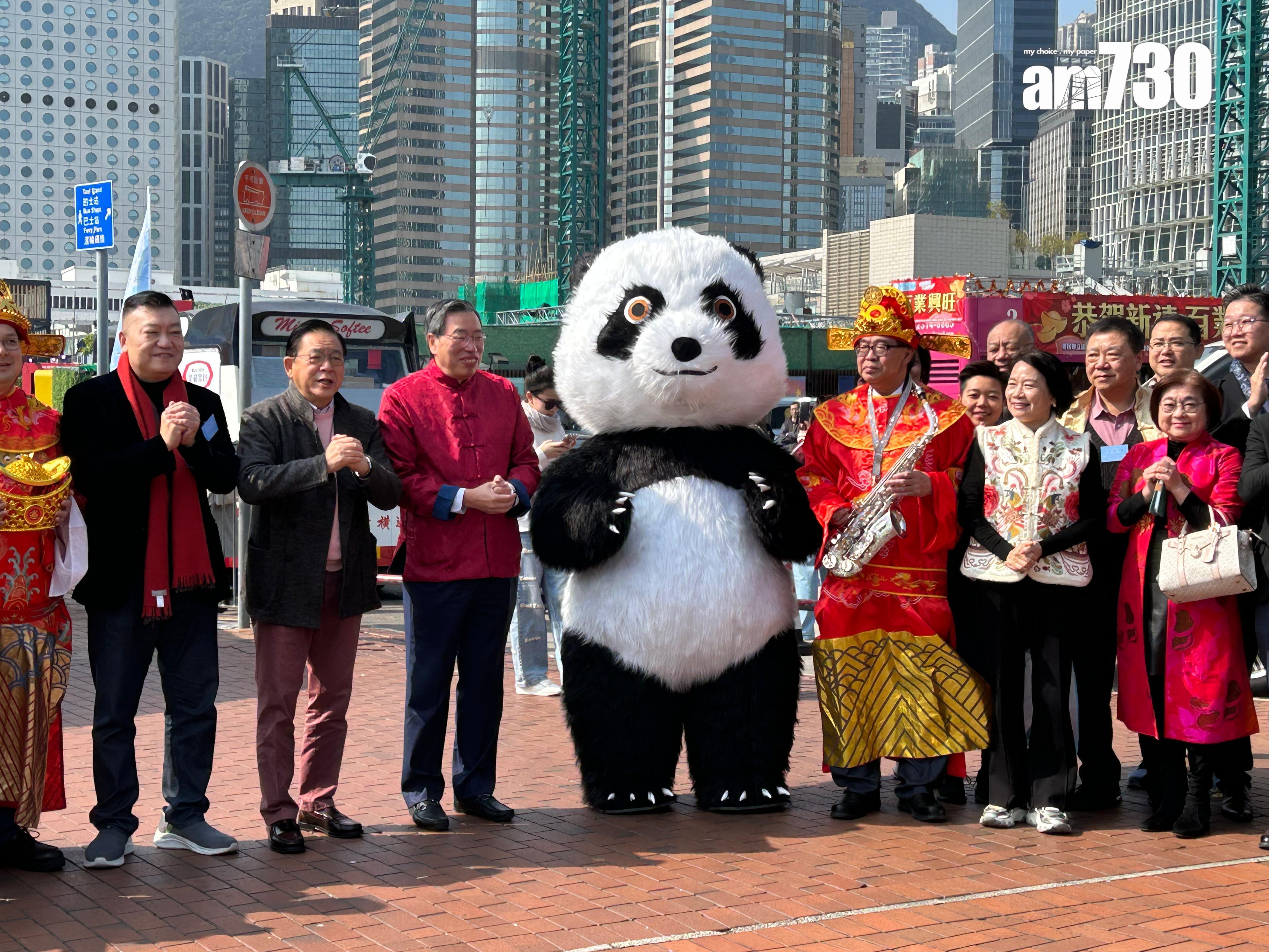 農曆新年2025|經民聯花車巡遊談中美貿易戰 林健鋒斥美方不能「誰大誰惡誰正確」(陳芷晴攝)