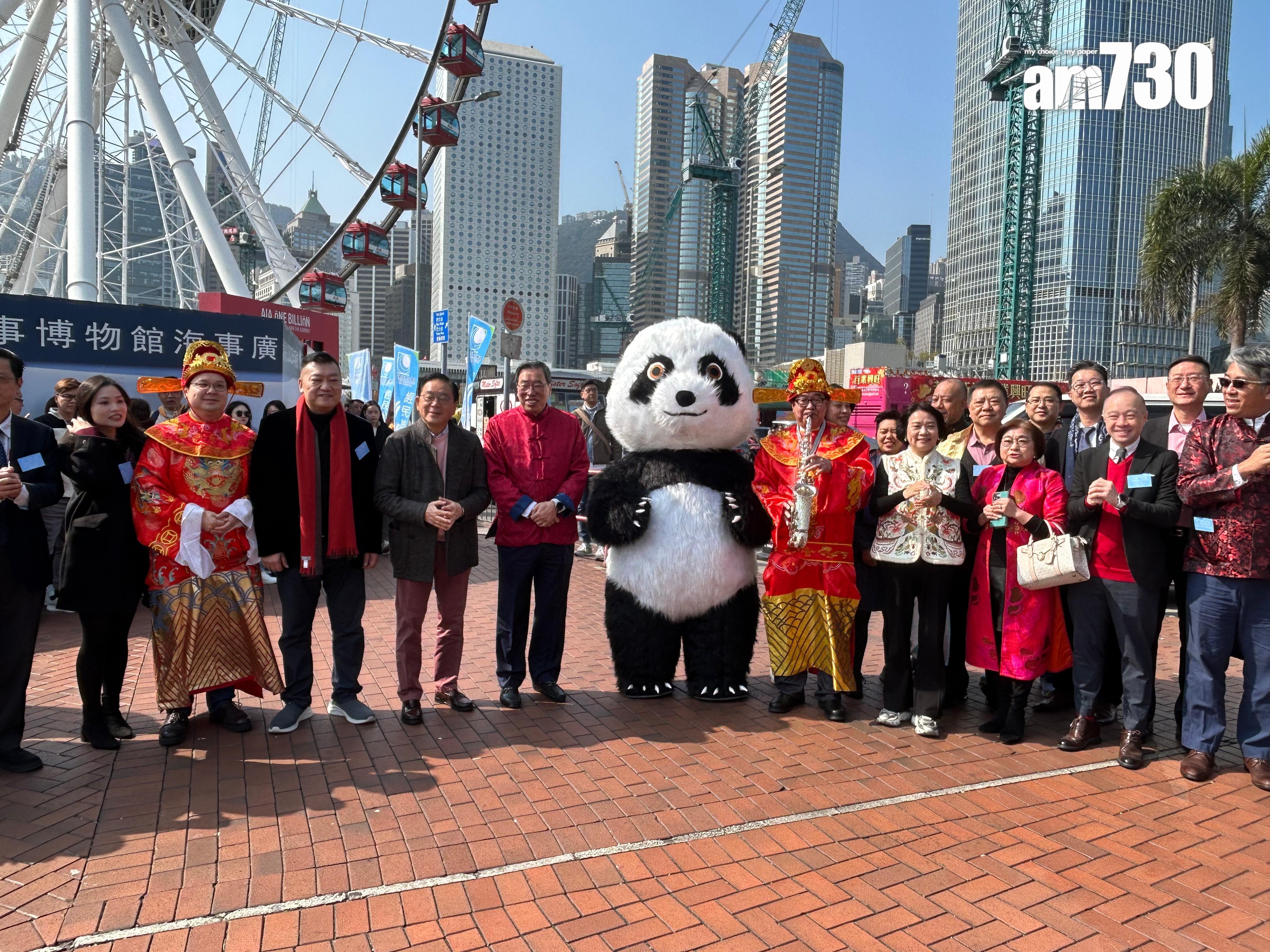 農曆新年2025|經民聯花車巡遊談中美貿易戰 林健鋒斥美方不能「誰大誰惡誰正確」(陳芷晴攝)