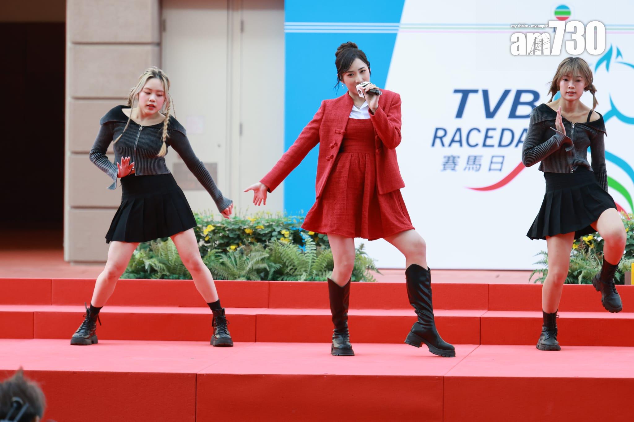 鍾柔美表演《狂野之城》。(羅錦鴻攝)