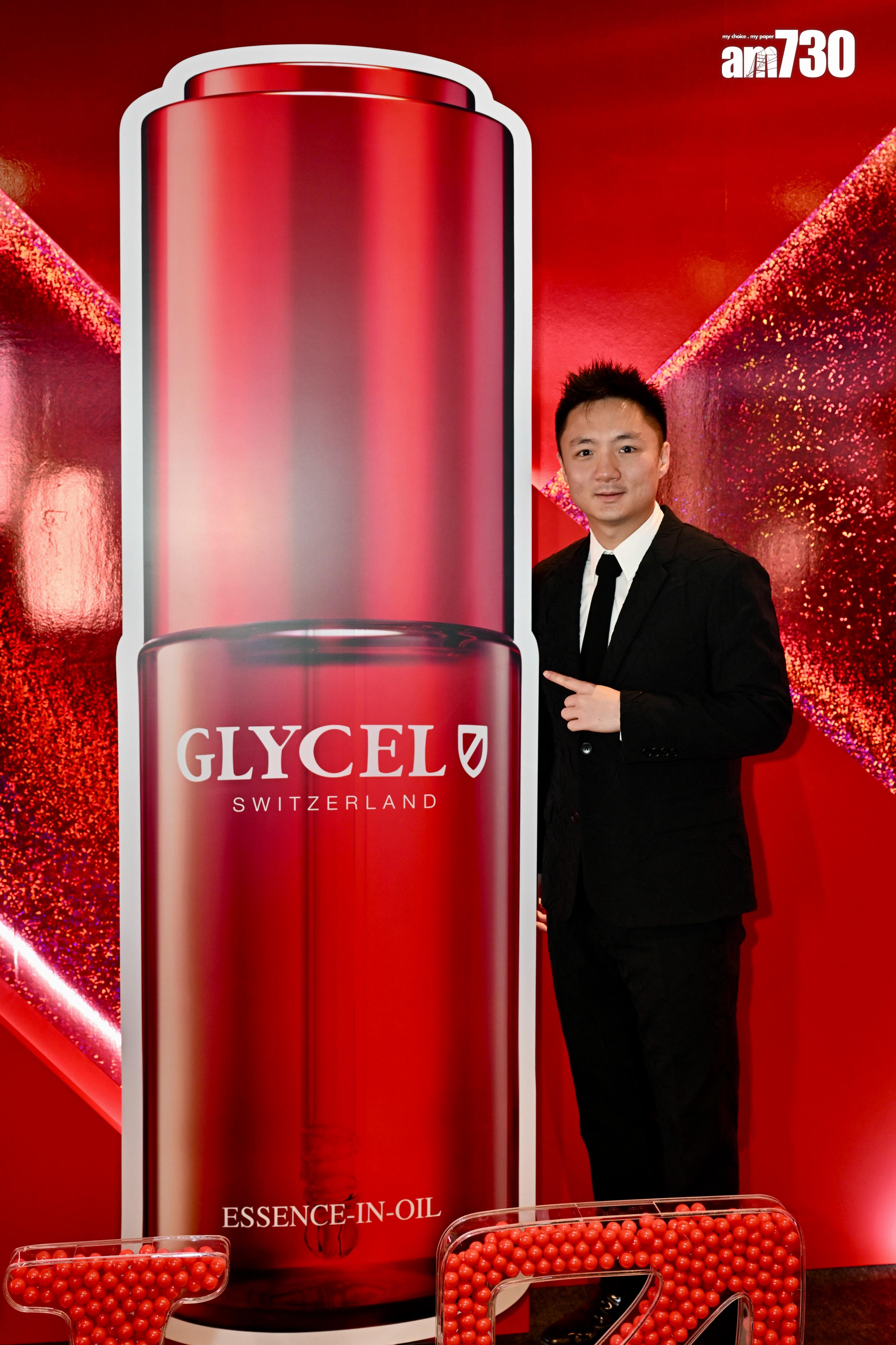 鍾培生與朝比奈彩出席東京的pop-up store活動。