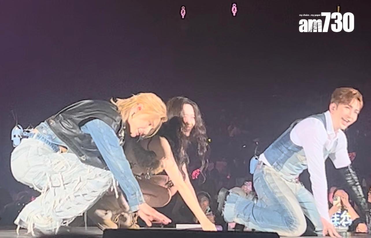 Anson Lo和Jeremy即興在宣美面對做她唱《24 hours》「跪地」動作。