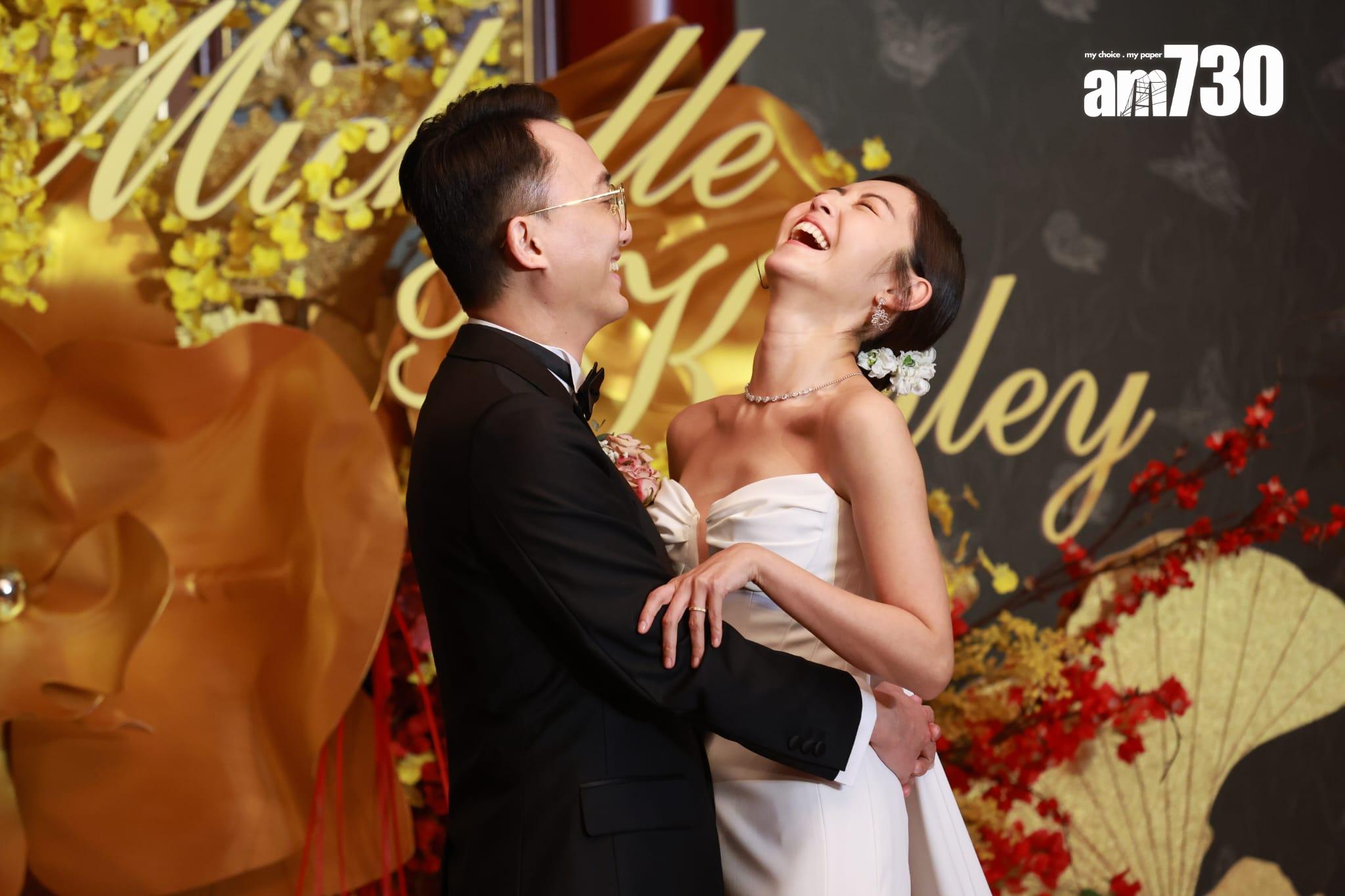 一對新人見傳媒時被要邀求錫錫時,周太衛詩雅表現怕醜,傻笑過不停,相反周祉安見傳媒時表現淡定。