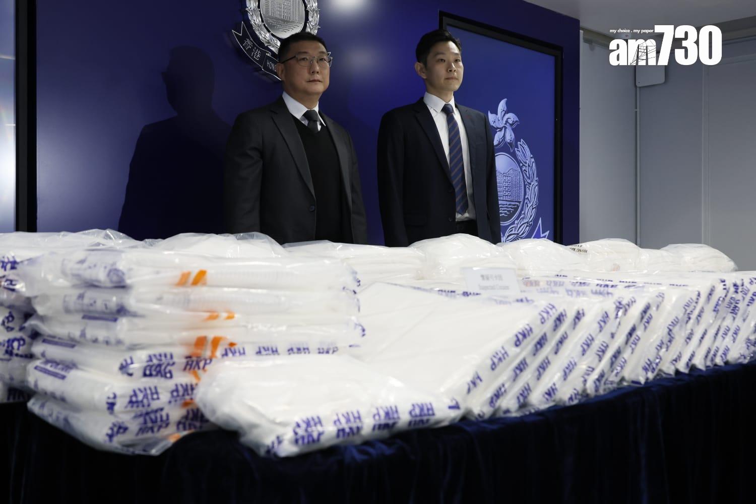 警方毒品調查科總警司吳國章及毒品調查科行動組高級督察唐為國。(林俊源攝)