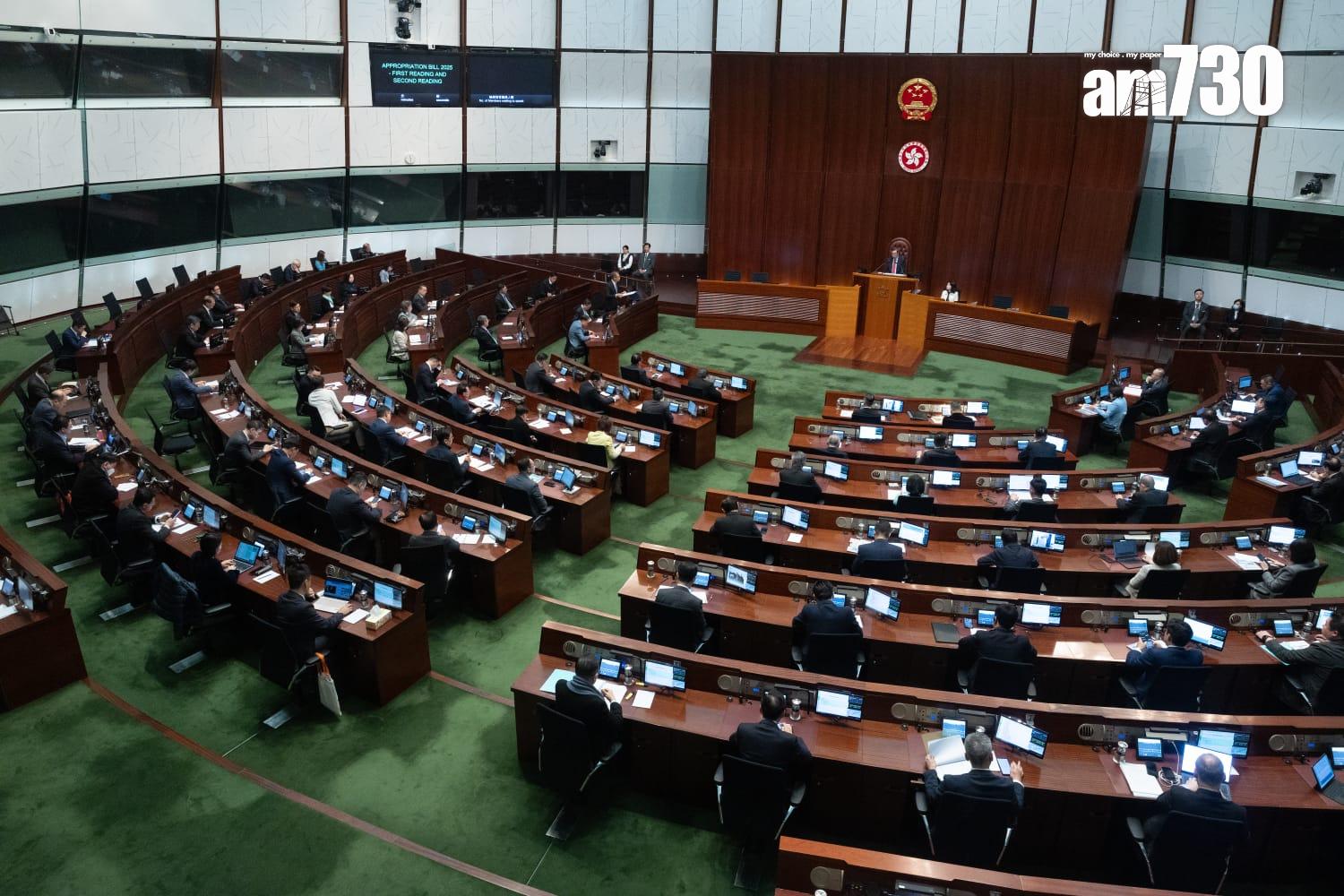 財政司司長陳茂波今日在立法會發表新一份《財政預算案》。(蘇文傑攝)