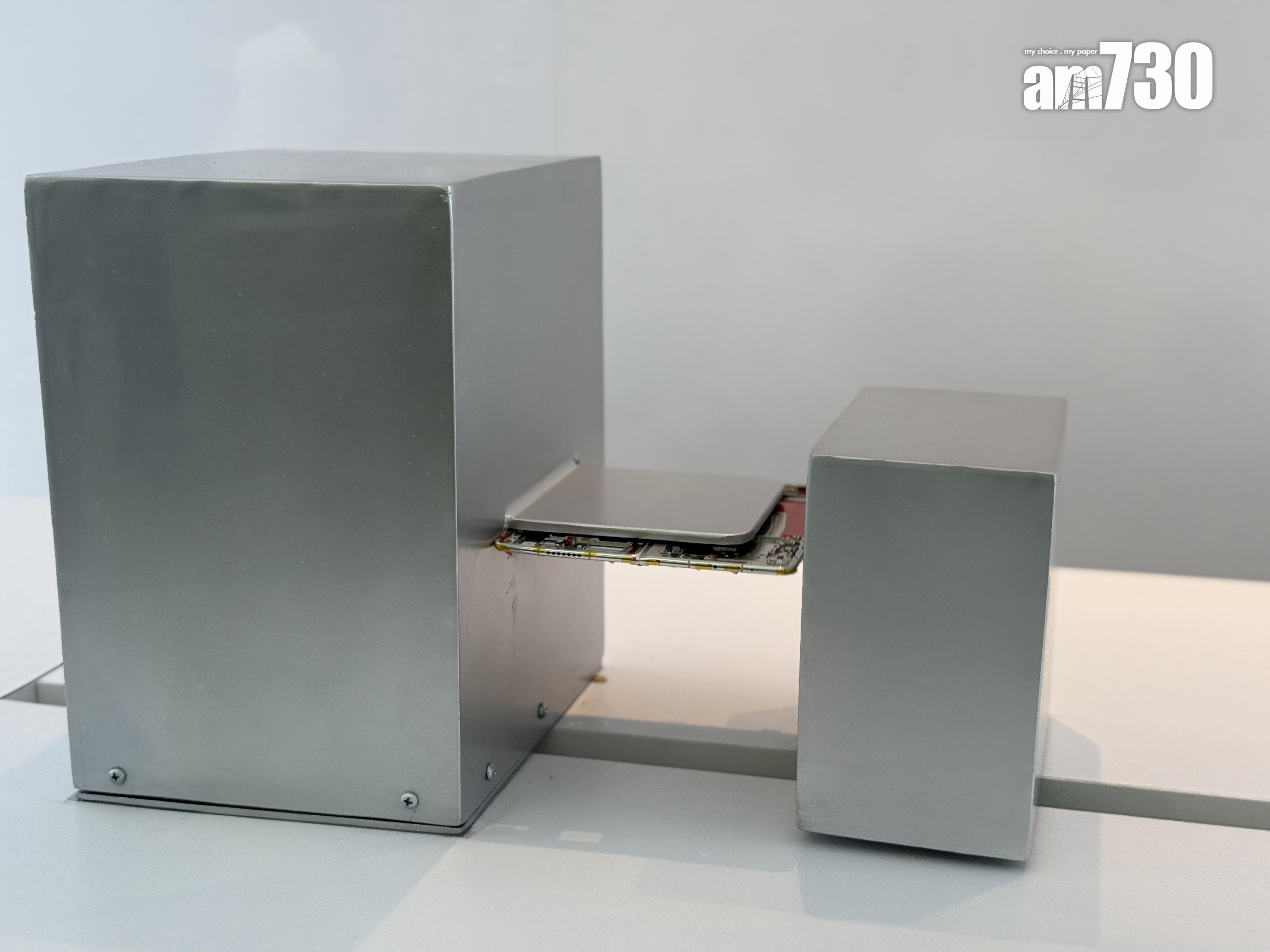 磚頭大力撞擊手機框架及屏幕都不變形。