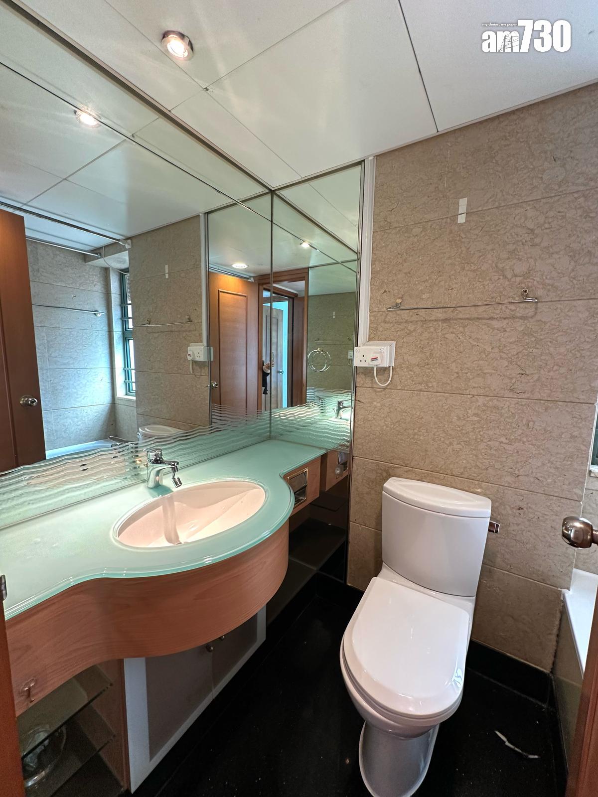 放盤半年一減再減!小西灣藍灣半島三房1200萬獲同區客入手(多圖)|二手樓成交