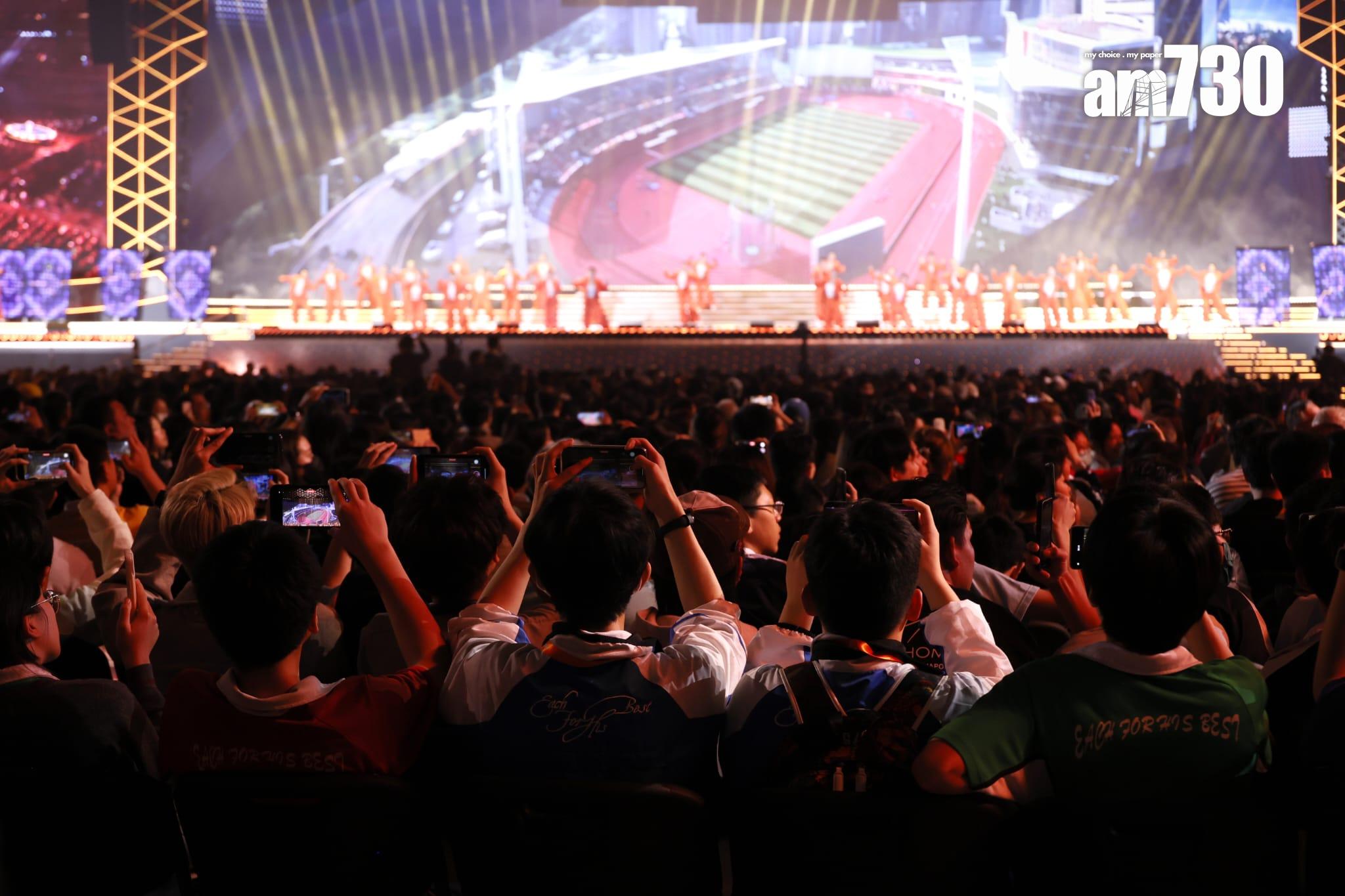 啟德體育園在主場館舉行開幕禮,現場基本上坐滿3萬多名觀眾,氣氛熱鬧(蘇文傑攝)