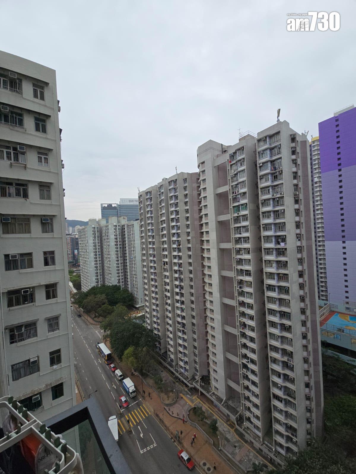 葵涌半新盤一年劈價近兩成求售 孝順女睇樓兩日 低估價3%承接(多圖)|二手蝕讓