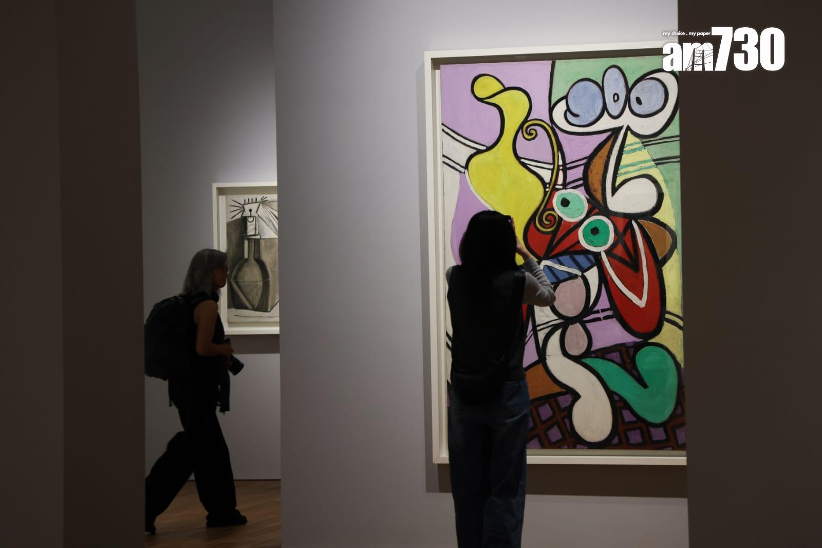 不同展區設有開口,彷彿讓藝術家與不同時空地域人士互相交會。(吳康琦攝)