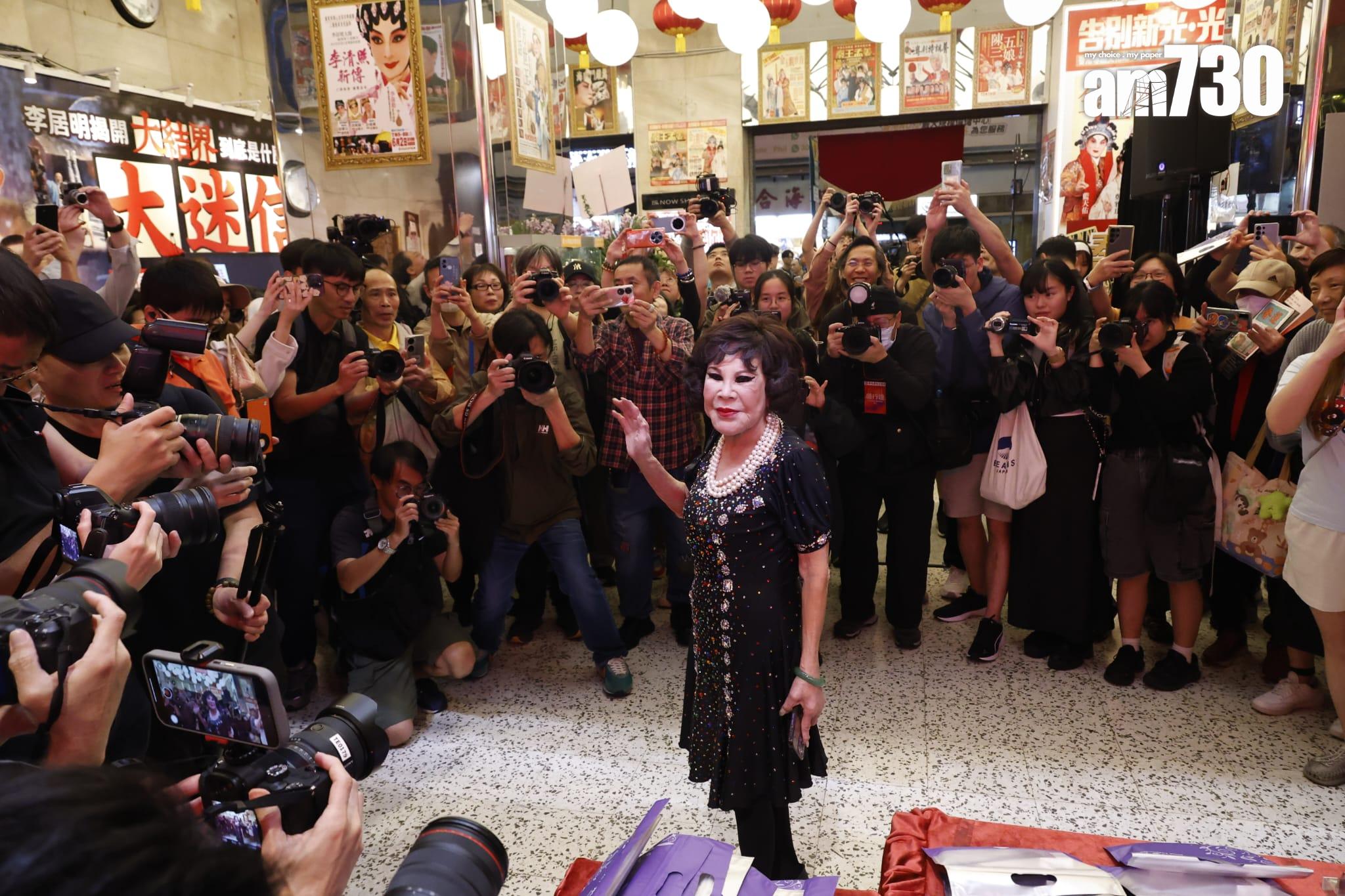 黃夏蕙一連兩晚到新光捧場。(林俊源攝)