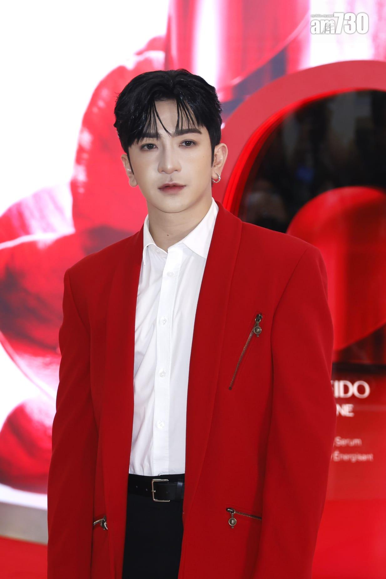 Anson Lo請阿Sa食飯,非常開心跟偶像撐枱腳。(林俊源攝)