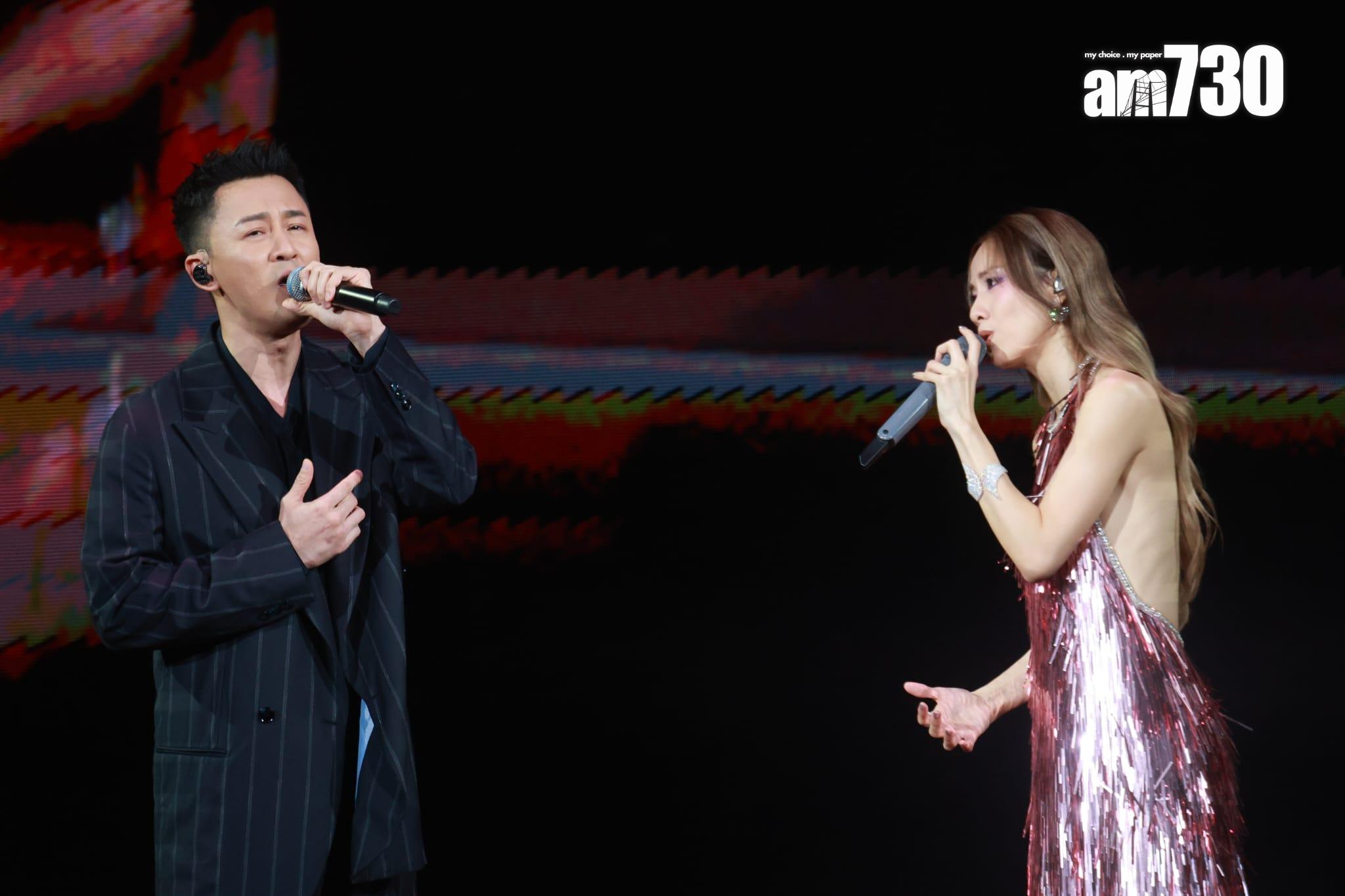 頭場請來林峯擔任嘉賓,兩人合唱《好心好報》,唱畢後兩人擁抱,林峯笑言大家從未試過合作。(羅錦鴻攝)