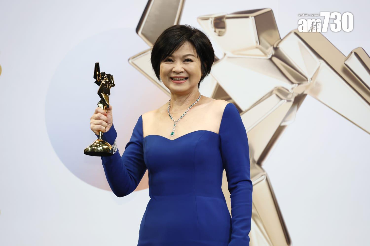 楊貴媚憑《小雁與吳愛麗》獲最佳女配角,她自爆向偶像役所廣司拋媚眼。