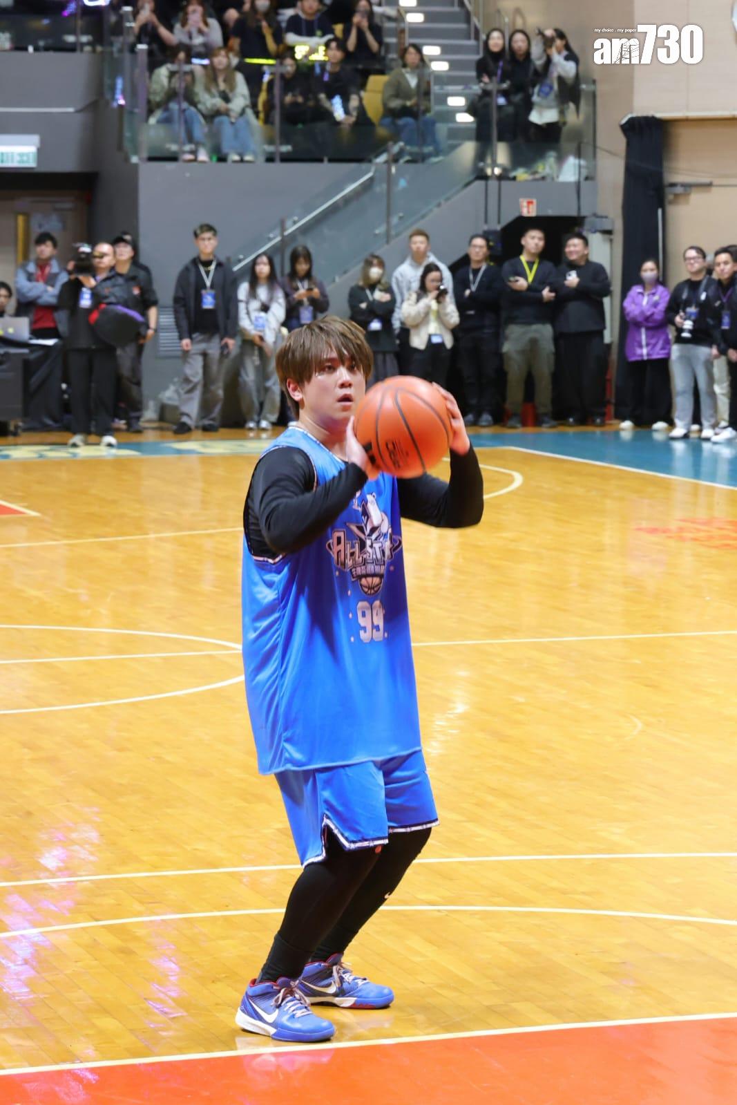 姜濤在《生Bear盃籃球明星賽》代表藍隊。(吳康琦攝)