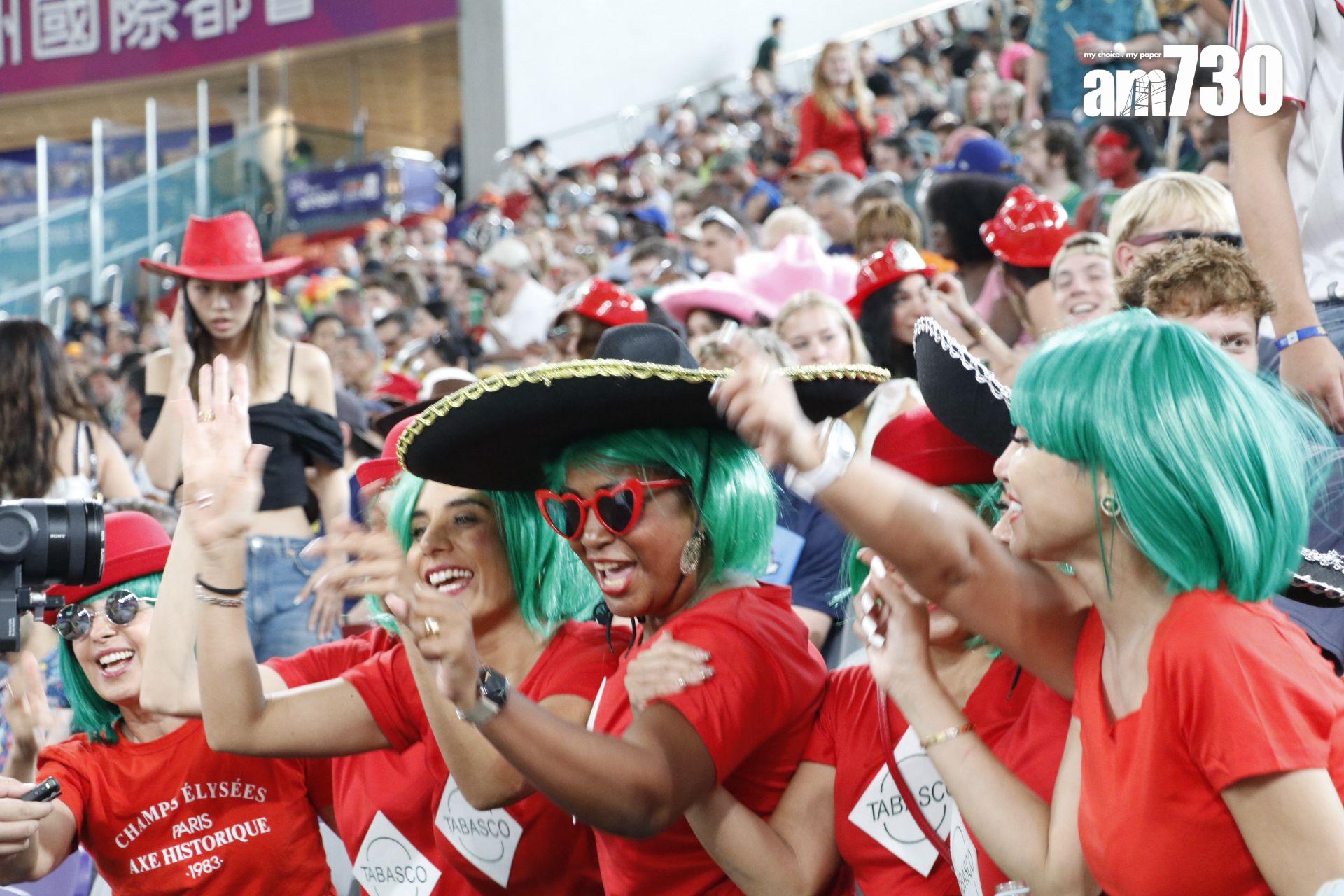 今屆七欖延續經典扮嘢文化,場內隨處可見精心打扮的球迷,各出奇謀搞鬼又搶眼。