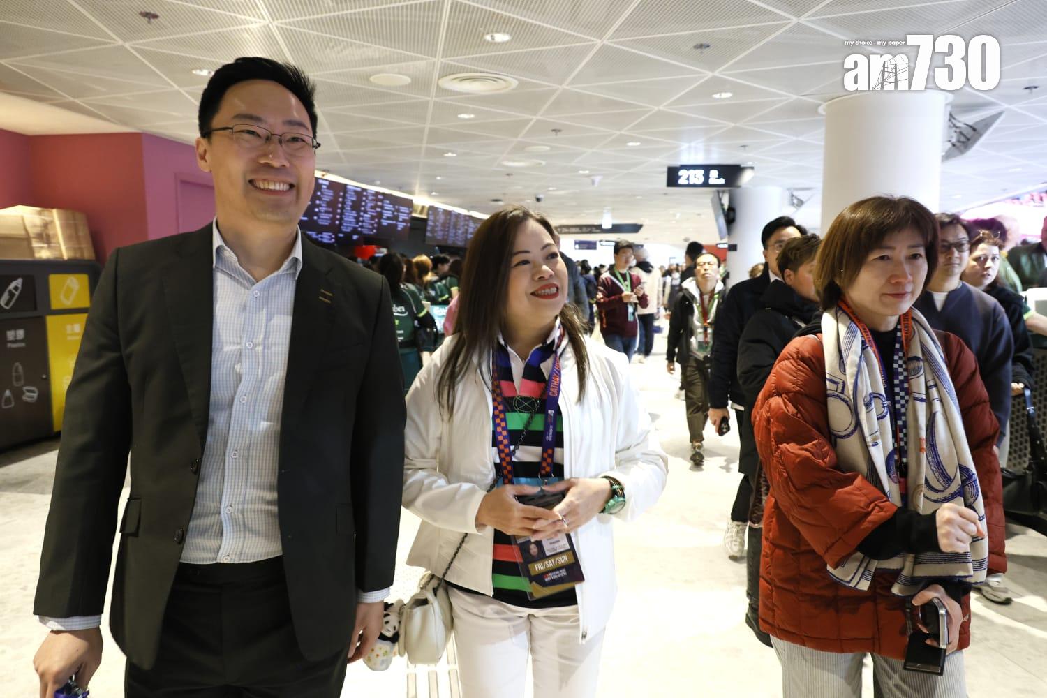 香港國際七人欖球賽|最後一日賽事 寒風無阻球迷熱情 羅淑佩:觀眾未必「熟路」去美食海灣 (林俊源攝)