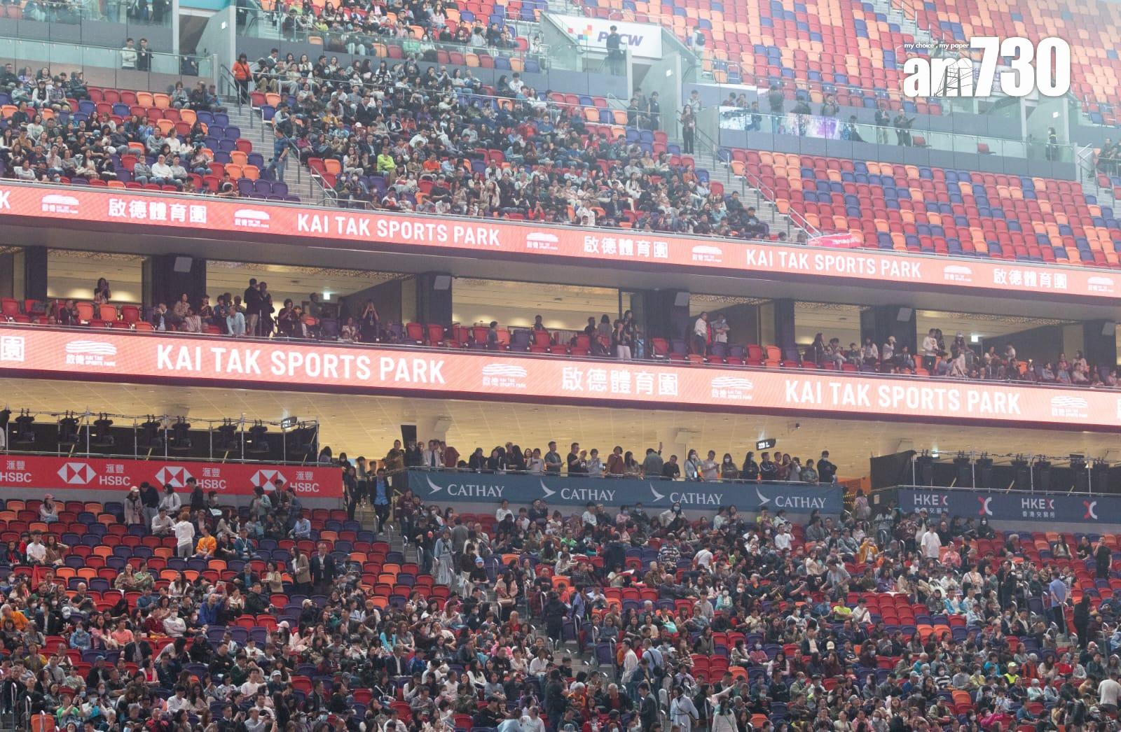 啟德體育園在主場館舉行開幕禮,現場基本上坐滿3萬多名觀眾,氣氛熱鬧(蘇文傑攝)