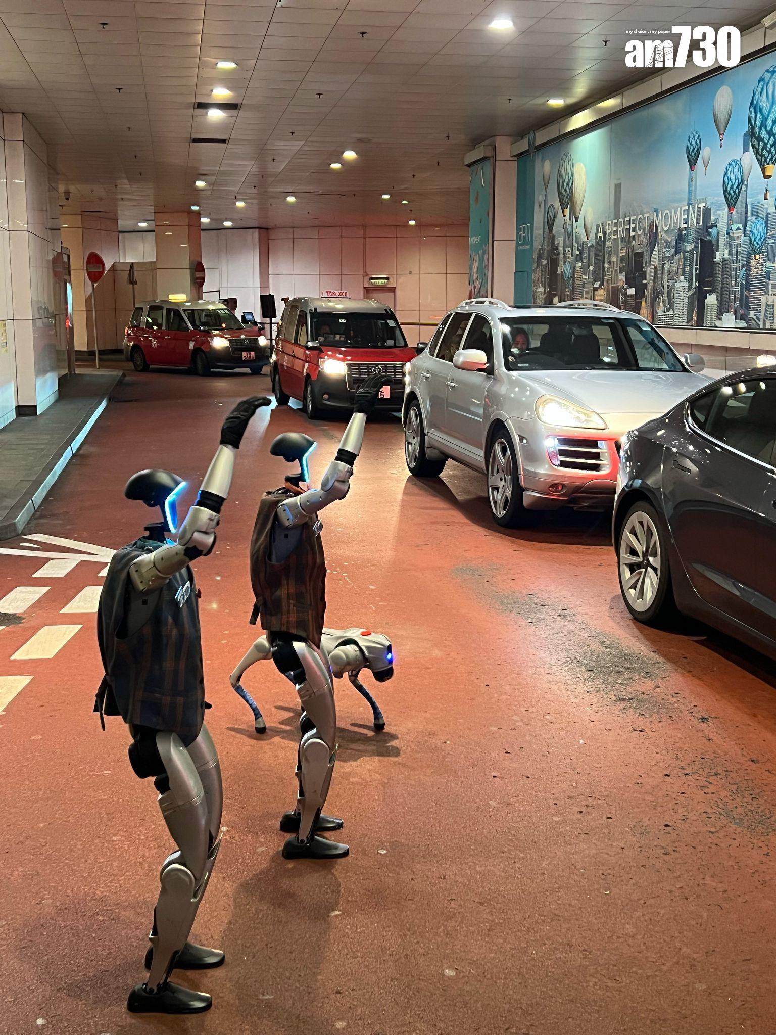 新地apm引入春晚AI人形機械人 與客人互動及陪伴購物|商場動態