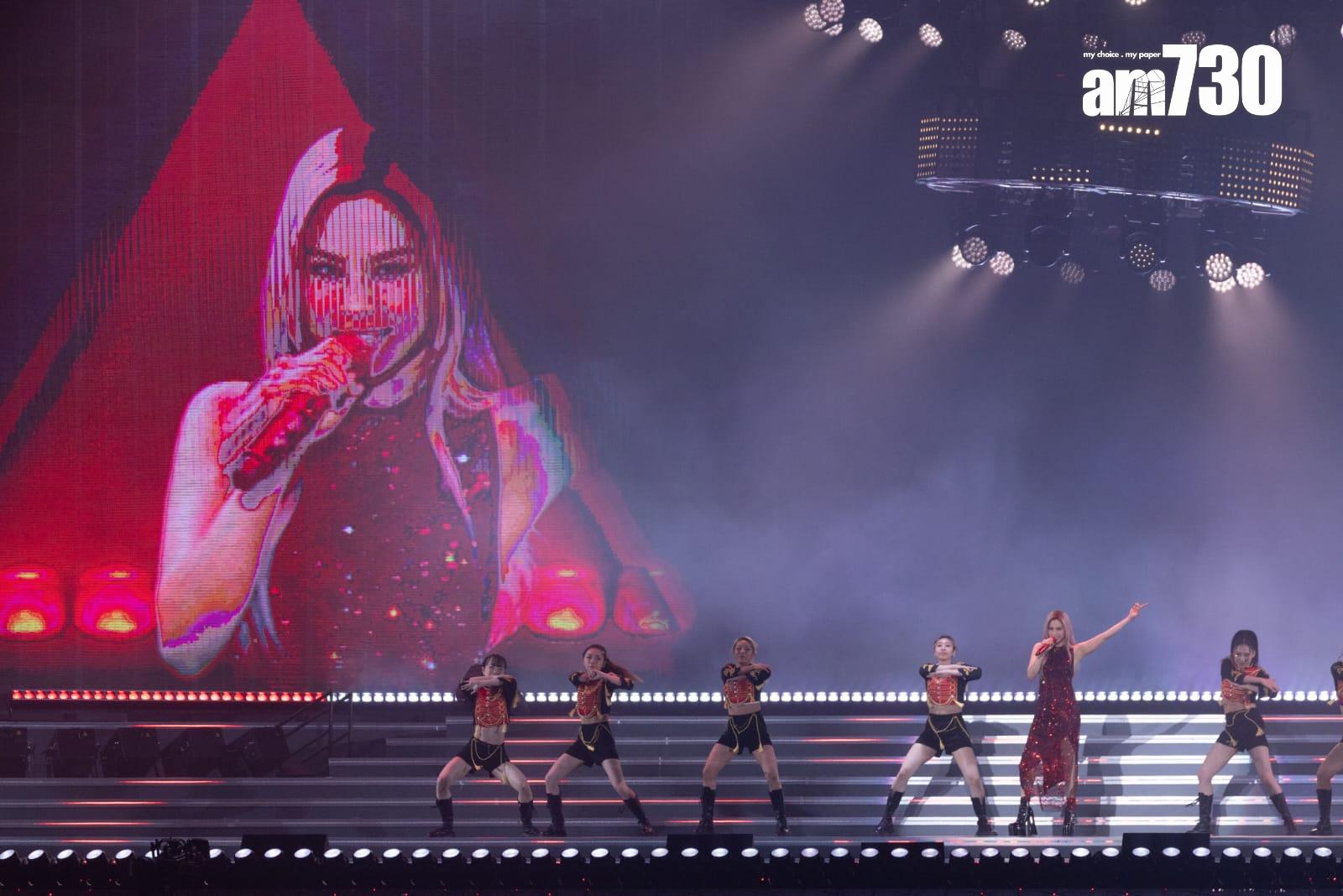 Gin Lee飆高音大曬唱功。 (蘇文傑攝)