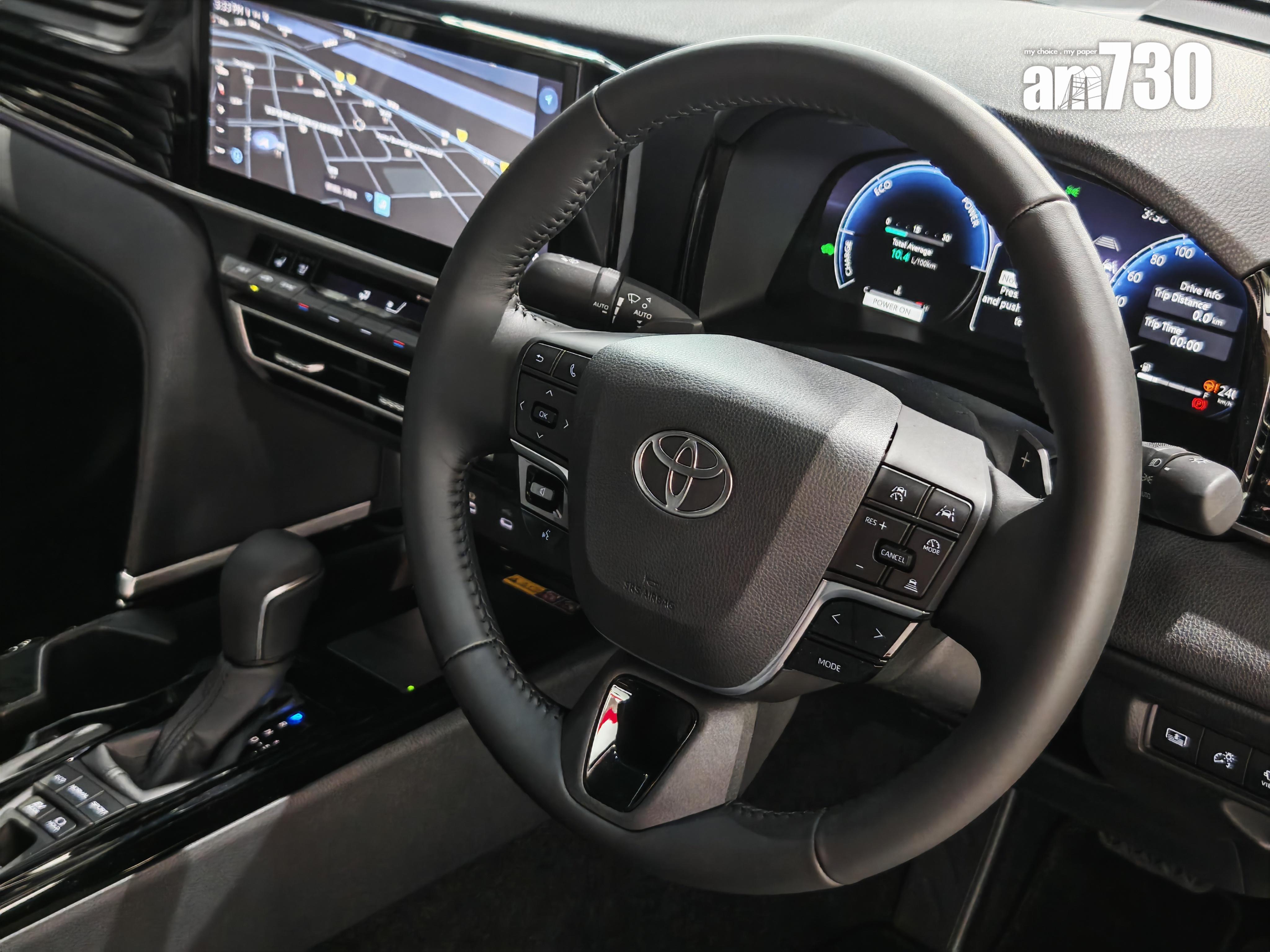 Toyota Camry HEV中控台設計實用。