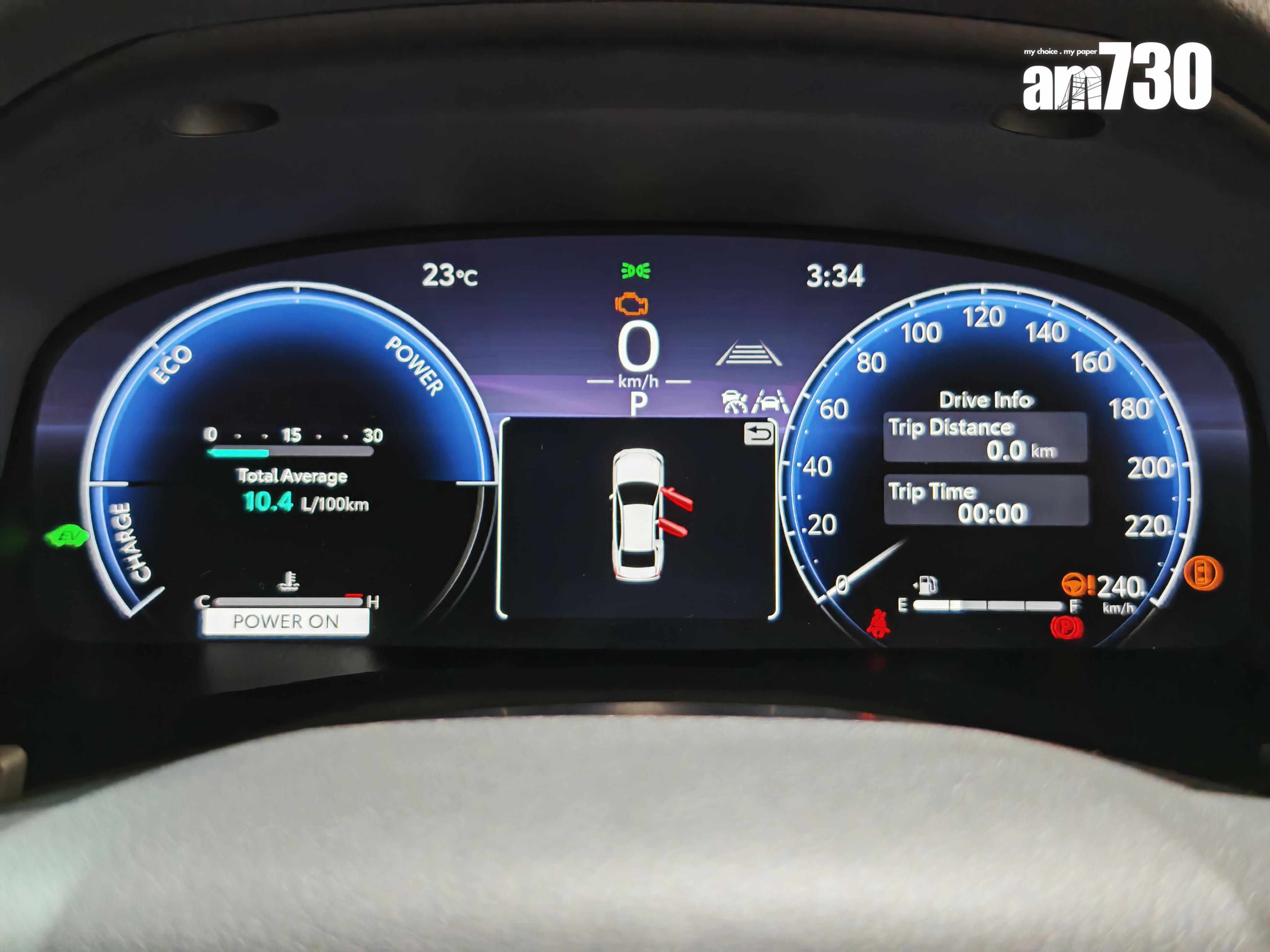 Toyota Camry HEV換上電子儀錶板。