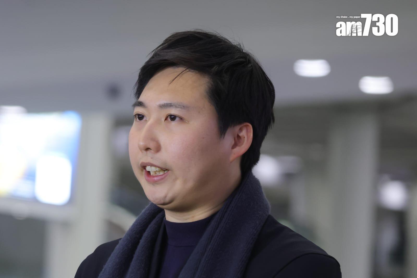 油尖旺前區議員余德寶陪同受害人家屬會見傳媒(吳康琦攝)