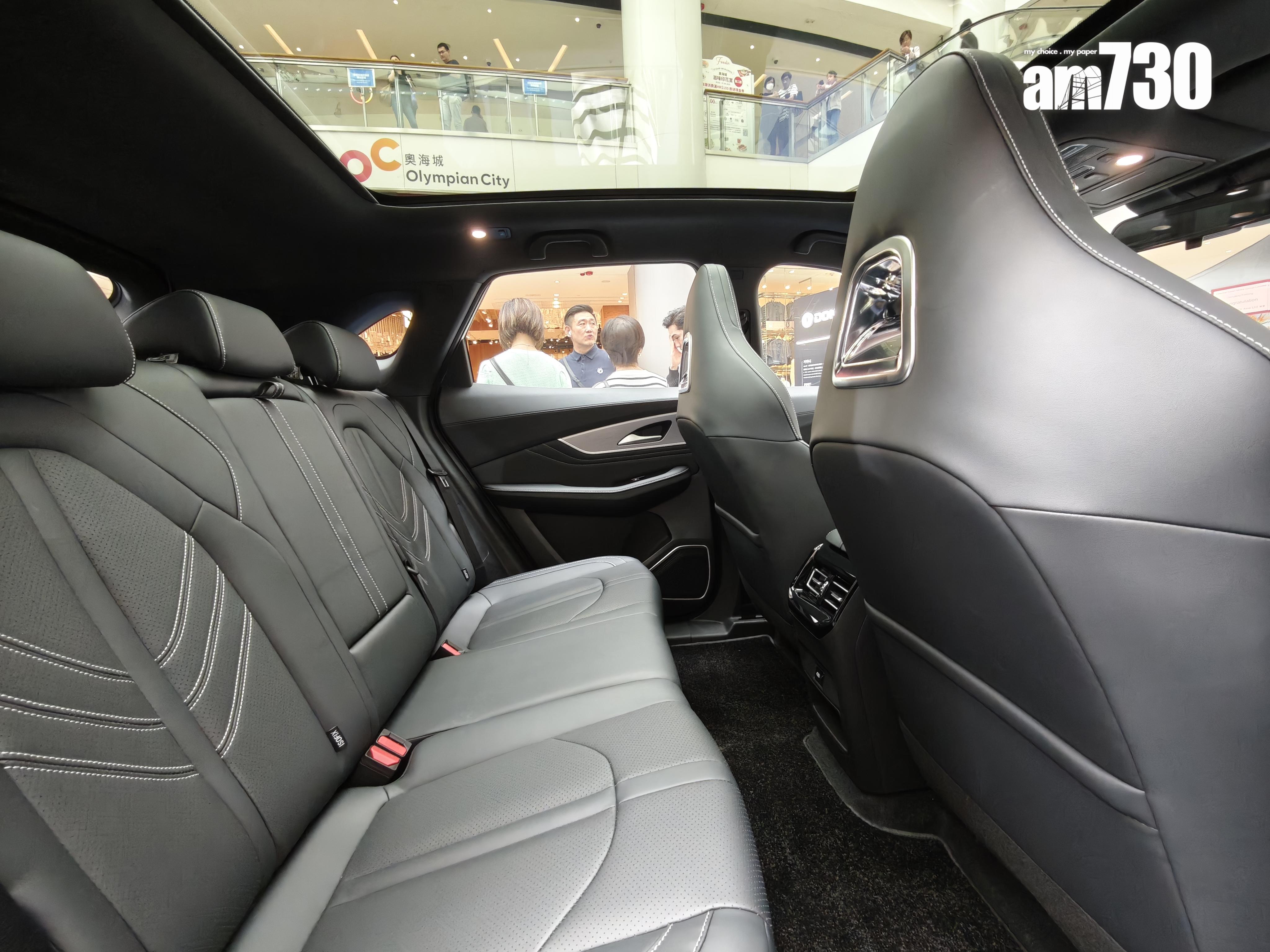 電動車|東風風行05設有玻璃天幕。