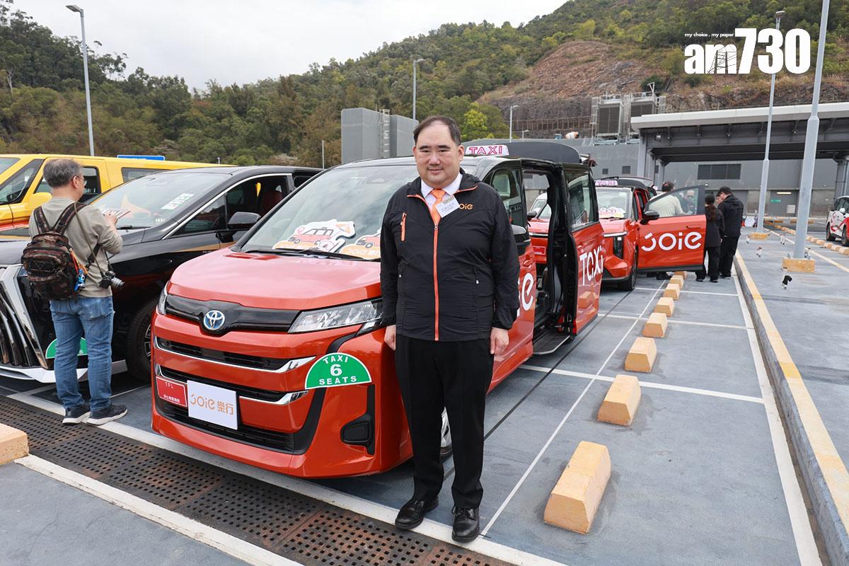 伍海山不適之前正向傳媒介紹JOIE樂行車隊。(羅錦鴻攝)