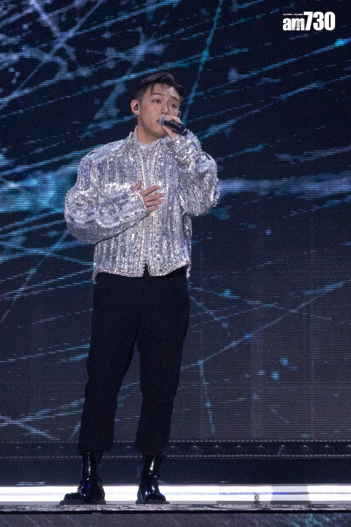 MC揀唱代表作《記憶棉》。 (蘇文傑攝)