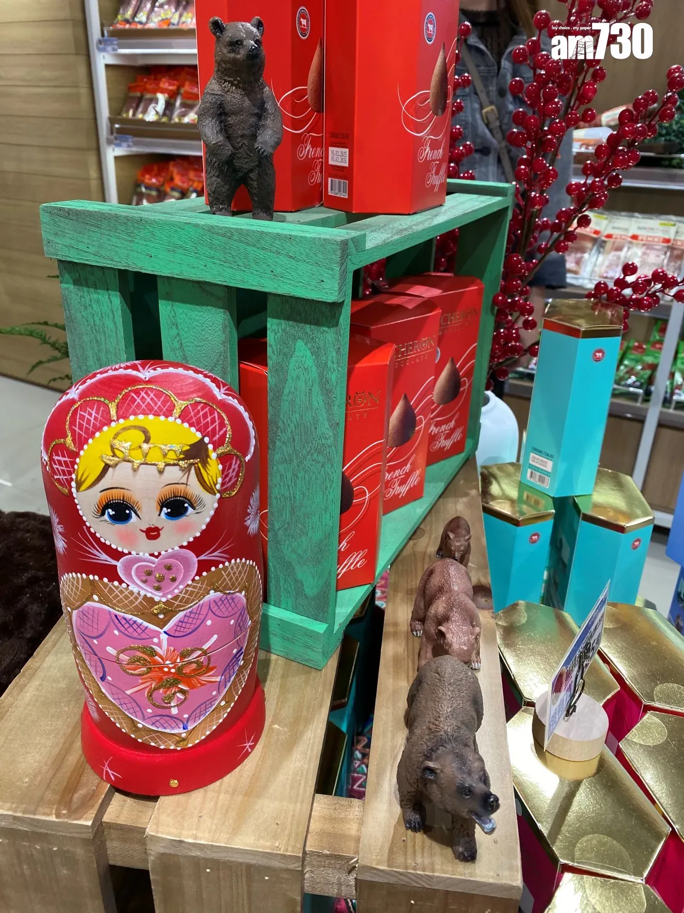 店內放了俄羅斯娃娃作裝飾。