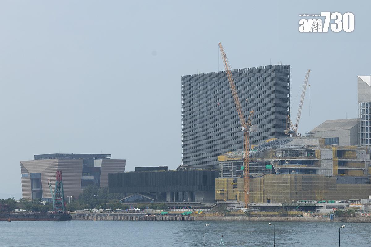 唐英年舉例稱,當西九文化區資金流有缺口都會透過借貸解決,不代表不負責任。(資料圖片/蘇文傑攝)